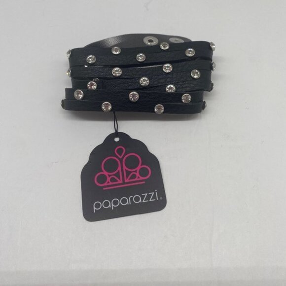 Paparazzi Jewelry Sass Square Black Bracelet Item 18 - Picture 1 of 5